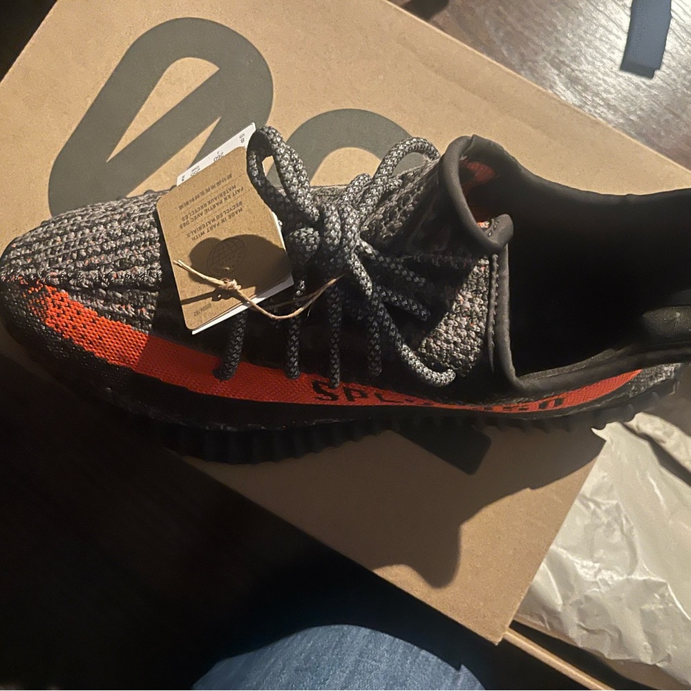 Brand new yeezy 350 v2 boost size 9.5 w receipt